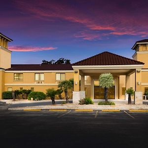 Surestay Plus Hotel By Best Western San Antonio North